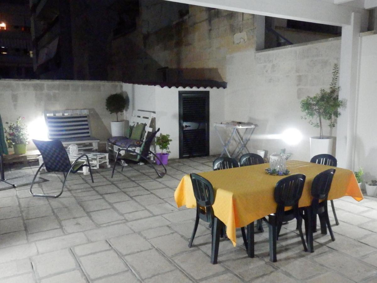 Casa Lauretta - Terrazza - Garage Wifi E Bici Gratuite Vila Lecce Exterior foto