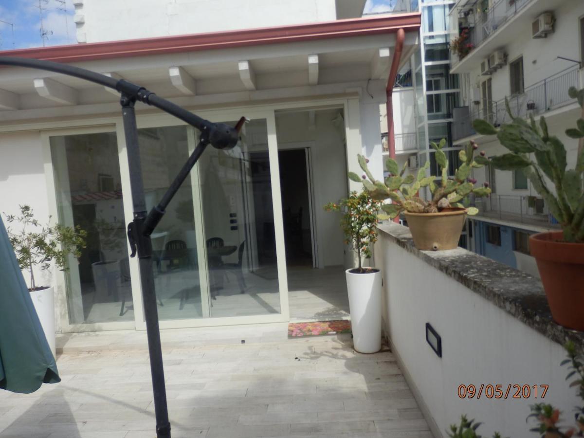 Casa Lauretta - Terrazza - Garage Wifi E Bici Gratuite Vila Lecce Exterior foto